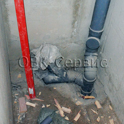 Монтаж канализационных труб в санузле